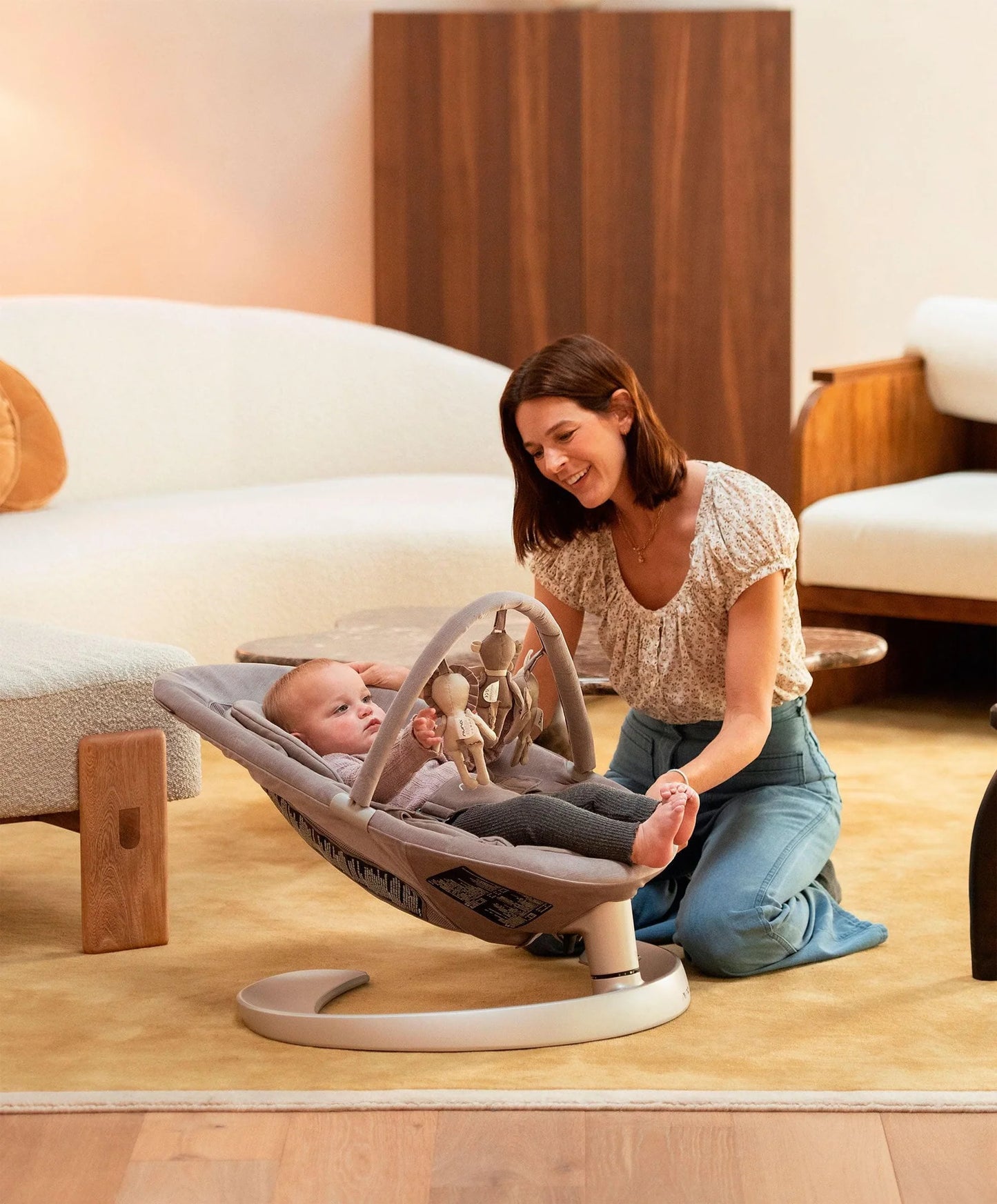Nuna Leaf Grow Rocker + Toy Bar
