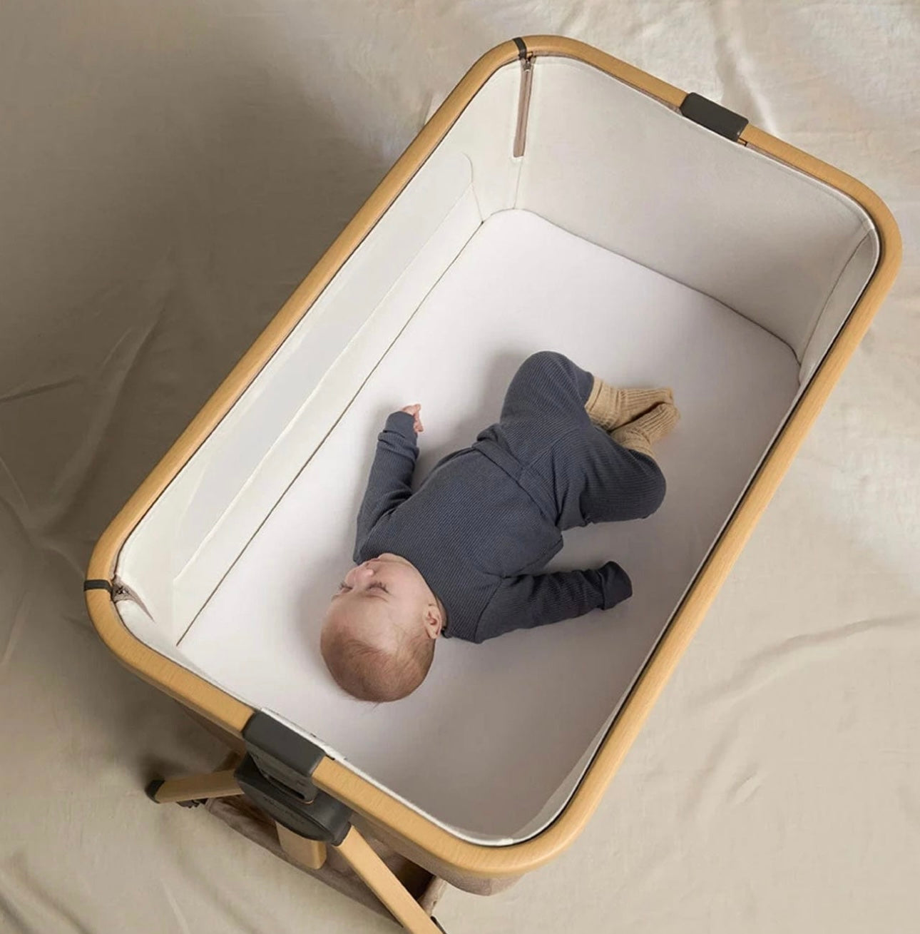 Silvercross Lunar Crib