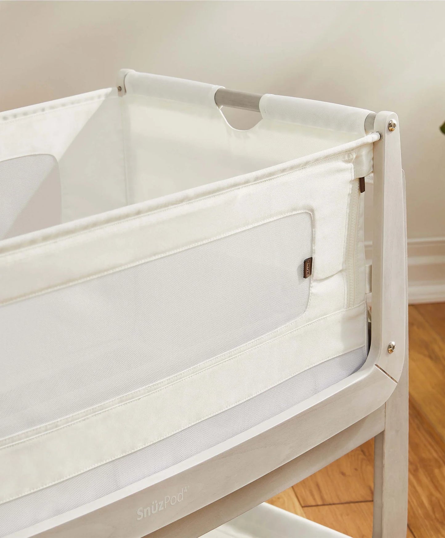 SnuzPod4 Bedside Crib The Natural Edit